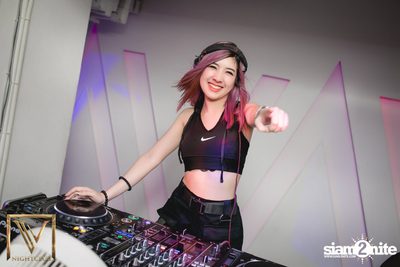 Saturday Night at V Nightclub — photo 24