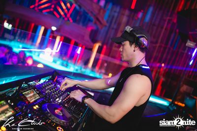 It's Lady Night at The Club Khaosan — photo 53