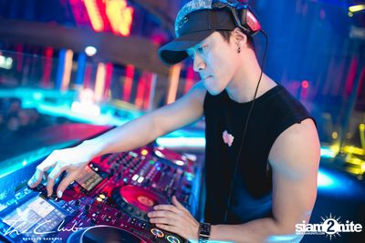 It's Lady Night at The Club Khaosan — photo 58