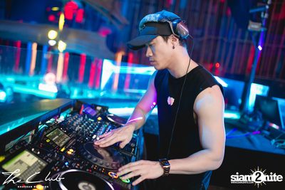 It's Lady Night at The Club Khaosan — photo 59