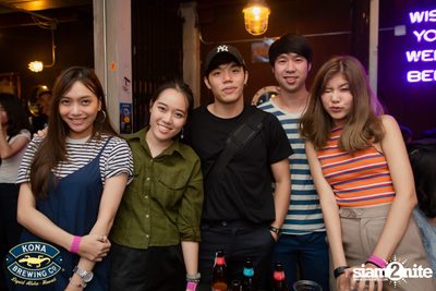 Playground ที่ บ็อทเทิลร็อคเก็ต คราฟท์เบียร์บาร์ — photo 51