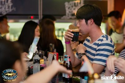 Playground ที่ บ็อทเทิลร็อคเก็ต คราฟท์เบียร์บาร์ — photo 58