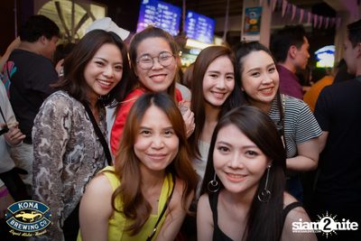 Playground ที่ บ็อทเทิลร็อคเก็ต คราฟท์เบียร์บาร์ — photo 102