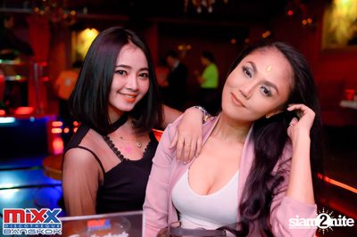 Neon BeatZ Party at MIXX Bangkok — photo 11