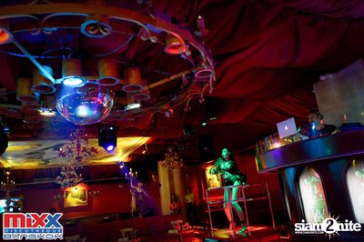 Neon BeatZ Party at MIXX Bangkok — photo 14