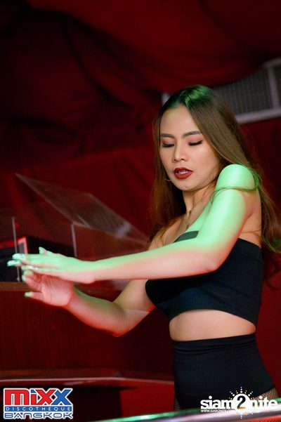 Neon BeatZ Party at MIXX Bangkok — photo 17