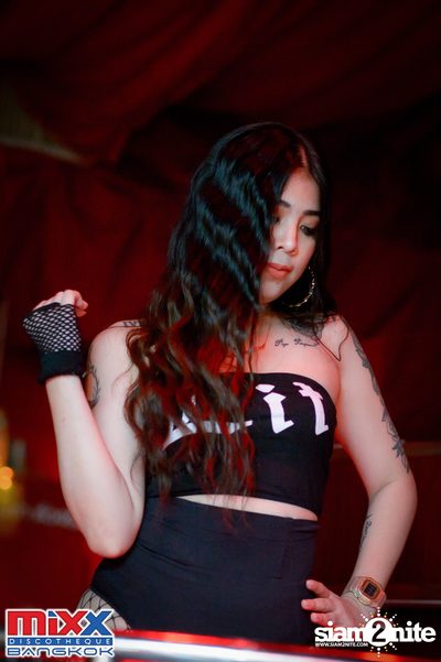 Neon BeatZ Party at MIXX Bangkok — photo 19