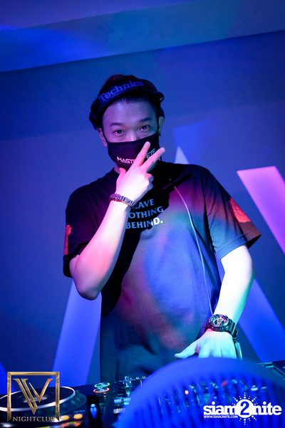 Saturday Night at V Nightclub — photo 12