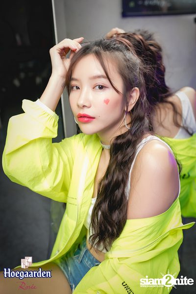OVERSEOUL × Hoegaarden Rosée pres. Neon-Nee Night — photo 71