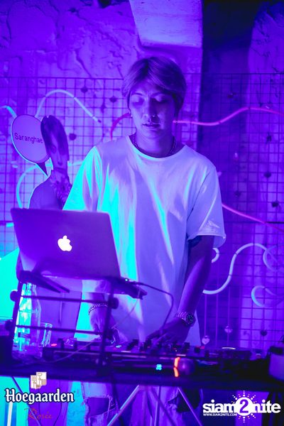 OVERSEOUL × Hoegaarden Rosée pres. Neon-Nee Night — photo 136