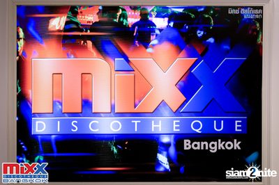 Hot Pants Meets Stilettos Party at MIXX Bangkok — photo 2