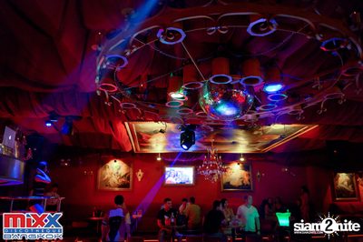 Hot Pants Meets Stilettos Party at MIXX Bangkok — photo 10
