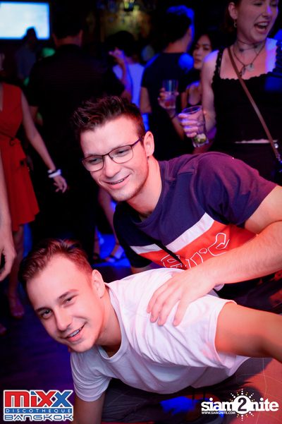 Hot Pants Meets Stilettos Party at MIXX Bangkok — photo 35