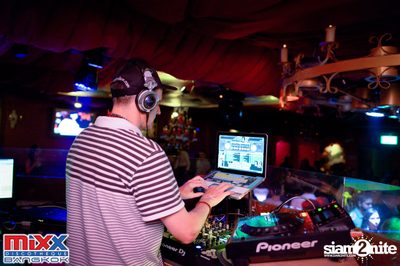Hot Pants Meets Stilettos Party at MIXX Bangkok — photo 73