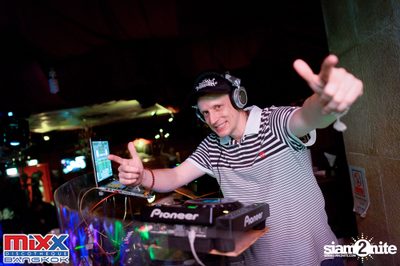 Hot Pants Meets Stilettos Party at MIXX Bangkok — photo 106