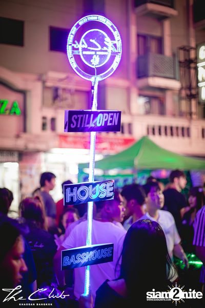 Lia Lisse at The Club Khaosan — photo 1