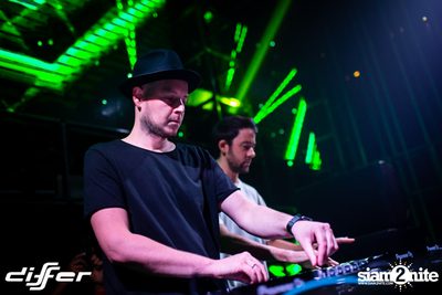 D'Angello & Francis ที่ ดิฟเฟอร์ ผับ พัทยา — photo 40