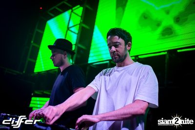 D'Angello & Francis ที่ ดิฟเฟอร์ ผับ พัทยา — photo 41