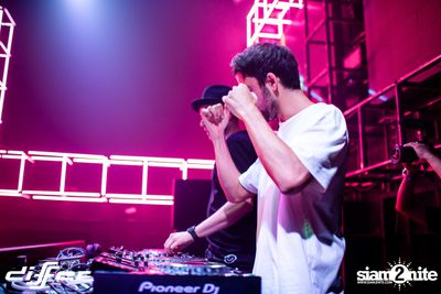 D'Angello & Francis ที่ ดิฟเฟอร์ ผับ พัทยา — photo 43