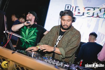 Crush Wednesdays กับ DJ Bonics ที่ เดอะคลับคอย — photo 66