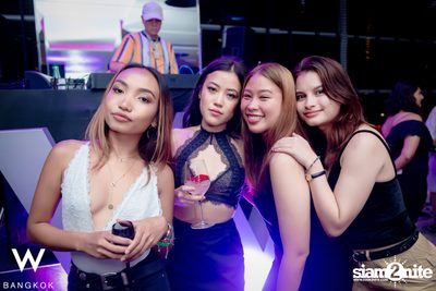 Girls Gone Wild at Woobar | W Bangkok — photo 9