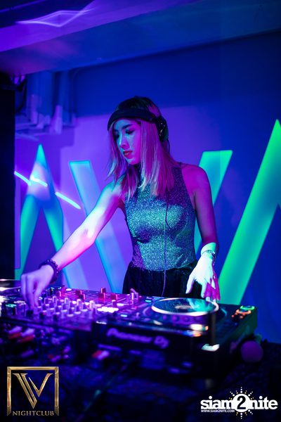 Saturday Night at V Nightclub — photo 11