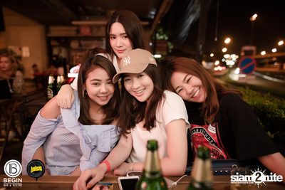MEAN ที่ บีกิน บาร์ — photo 9