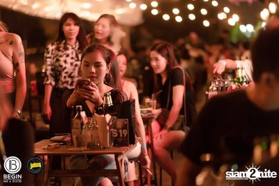MEAN ที่ บีกิน บาร์ — photo 29