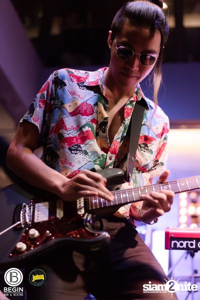 MEAN ที่ บีกิน บาร์ — photo 57
