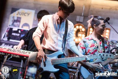 MEAN ที่ บีกิน บาร์ — photo 103