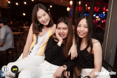 MEAN ที่ บีกิน บาร์ — photo 222