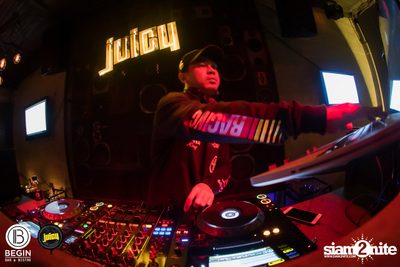 Fridays ที่ร้าน บีกิน บาร์, ถนนศรีนครินทร์ | Juicy — photo 52