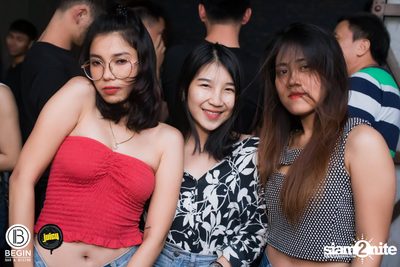 Fridays ที่ร้าน บีกิน บาร์, ถนนศรีนครินทร์ | Juicy — photo 79