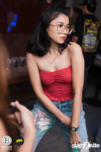 Fridays ที่ร้าน บีกิน บาร์, ถนนศรีนครินทร์ | Juicy — photo 85