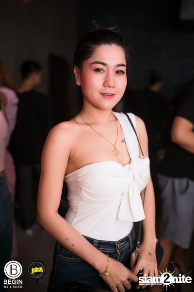 Fridays ที่ร้าน บีกิน บาร์, ถนนศรีนครินทร์ | Juicy — photo 95
