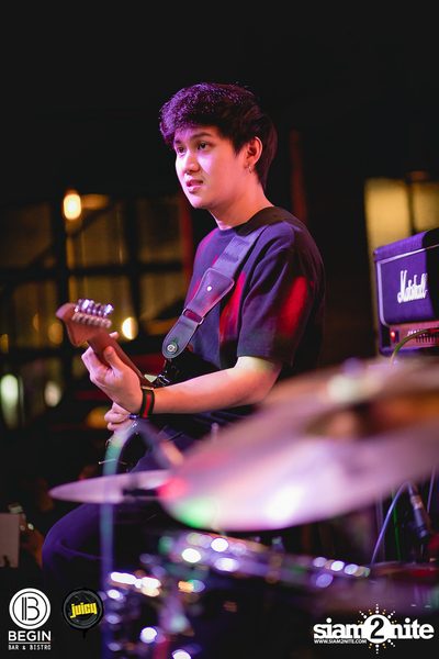 Saturdays ที่ร้าน บีกิน บาร์, ถนนศรีนครินทร์ — photo 11
