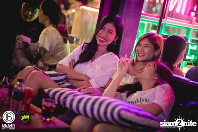 Saturdays ที่ร้าน บีกิน บาร์, ถนนศรีนครินทร์ — photo 28