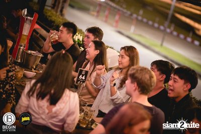 Saturdays ที่ร้าน บีกิน บาร์, ถนนศรีนครินทร์ — photo 42