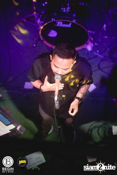 Saturdays ที่ร้าน บีกิน บาร์, ถนนศรีนครินทร์ — photo 55
