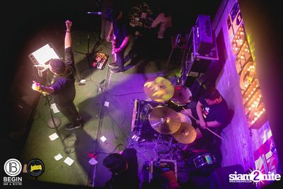 Saturdays ที่ร้าน บีกิน บาร์, ถนนศรีนครินทร์ — photo 59