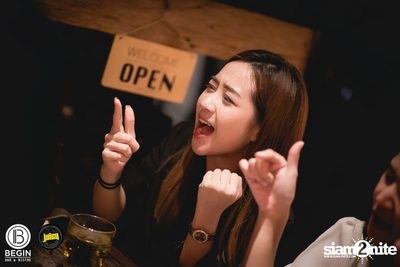 Saturdays ที่ร้าน บีกิน บาร์, ถนนศรีนครินทร์ — photo 84