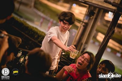 Saturdays ที่ร้าน บีกิน บาร์, ถนนศรีนครินทร์ — photo 86