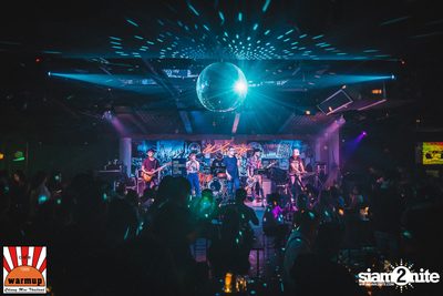 KLEAR ที่ วอร์ม อัพ คาเฟ่ เชียงใหม่ — photo 4