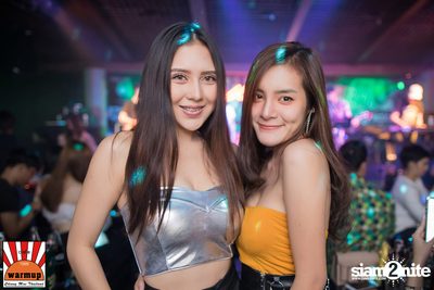 KLEAR ที่ วอร์ม อัพ คาเฟ่ เชียงใหม่ — photo 5