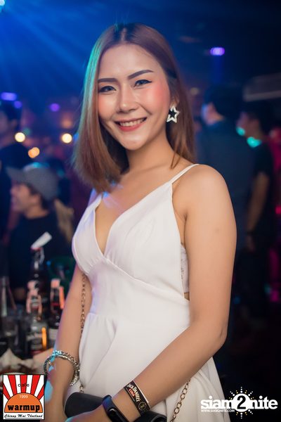 KLEAR ที่ วอร์ม อัพ คาเฟ่ เชียงใหม่ — photo 9