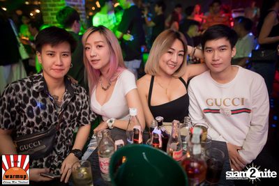KLEAR ที่ วอร์ม อัพ คาเฟ่ เชียงใหม่ — photo 12