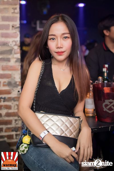 KLEAR ที่ วอร์ม อัพ คาเฟ่ เชียงใหม่ — photo 14