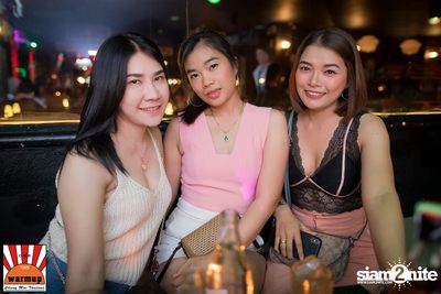 KLEAR ที่ วอร์ม อัพ คาเฟ่ เชียงใหม่ — photo 15