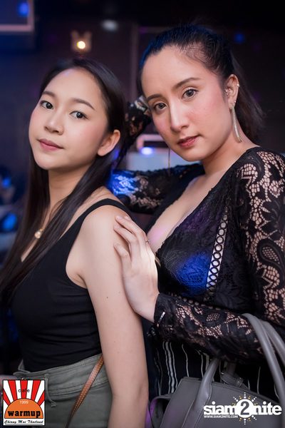 KLEAR ที่ วอร์ม อัพ คาเฟ่ เชียงใหม่ — photo 16