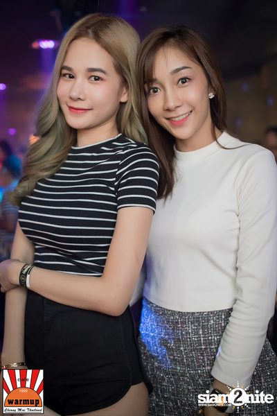 KLEAR ที่ วอร์ม อัพ คาเฟ่ เชียงใหม่ — photo 29